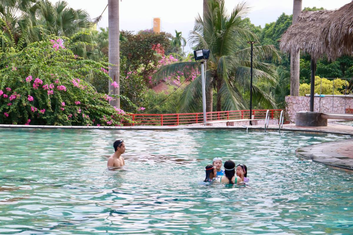 bể bơi vô cực ở hà nội