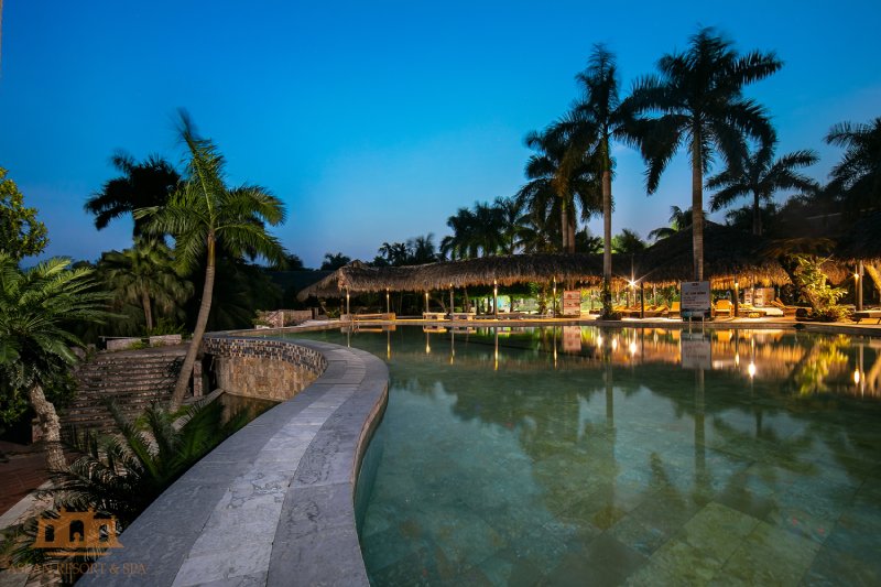 Nhà hàng Bar bể bơi