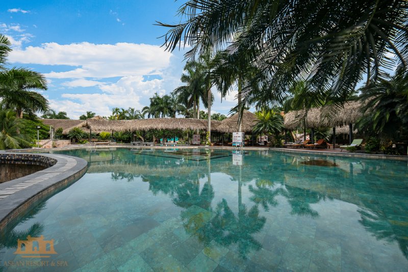 Nhà hàng Bar bể bơi