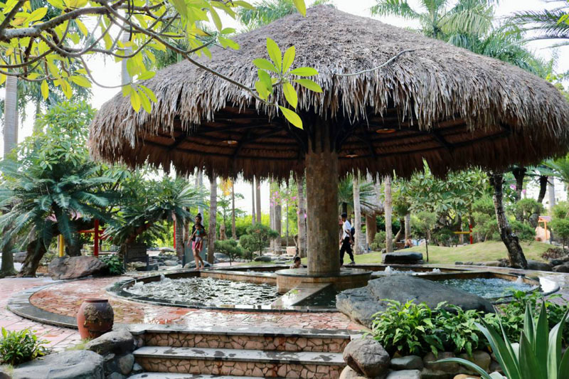 Tắm Onsen Trà Xanh