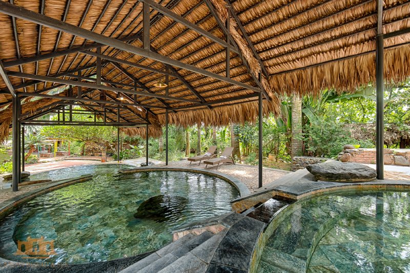 tắm onsen trong nhà